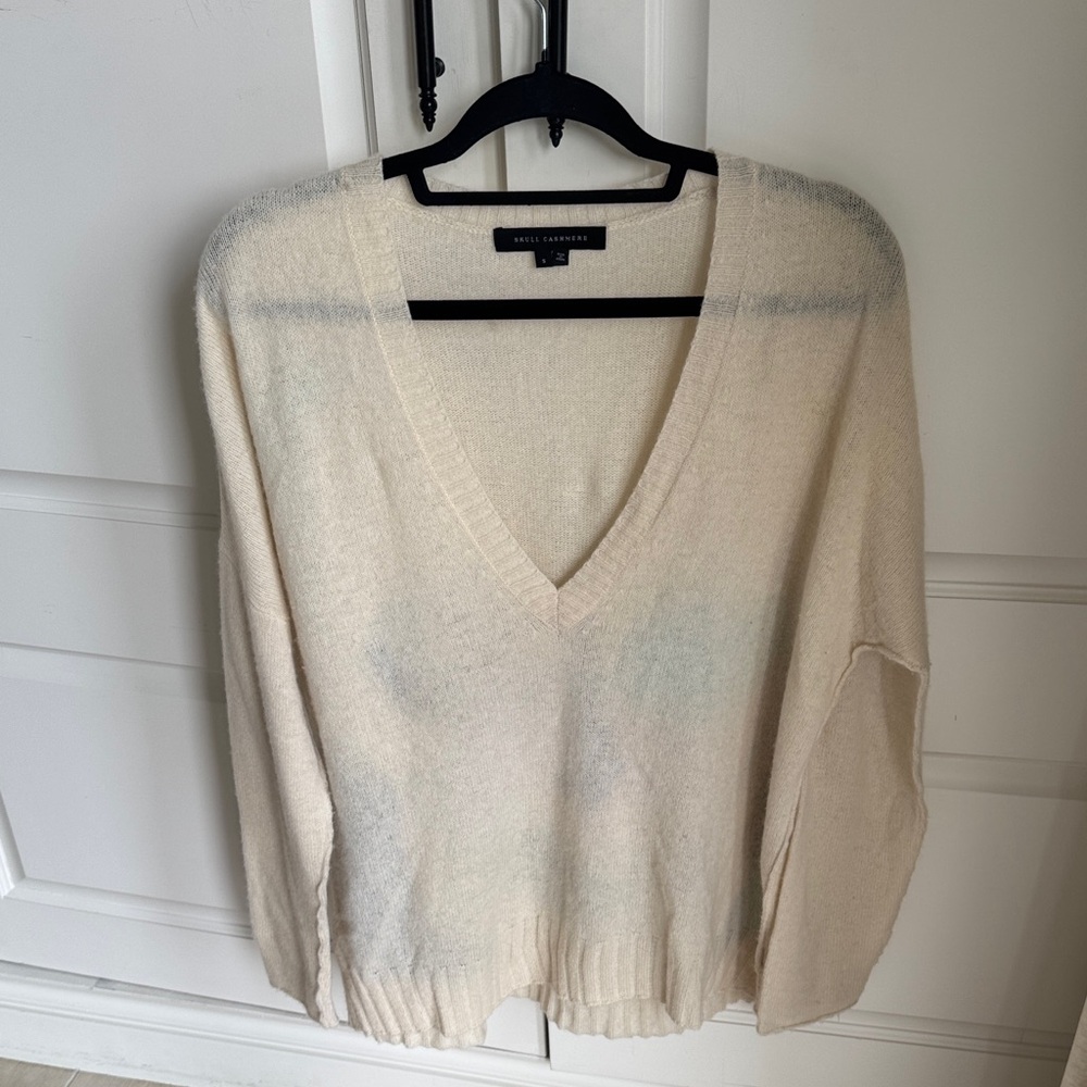 Skull Cashmere V-Neck Cream Sweater